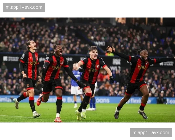 瓜迪奥拉无锋阵实验成功 塞梅尼奥伪九号角色激活进攻