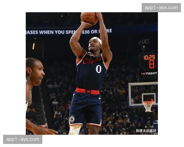 快船季后赛轮换面临挑战，比尔缺阵影响外线空间创造